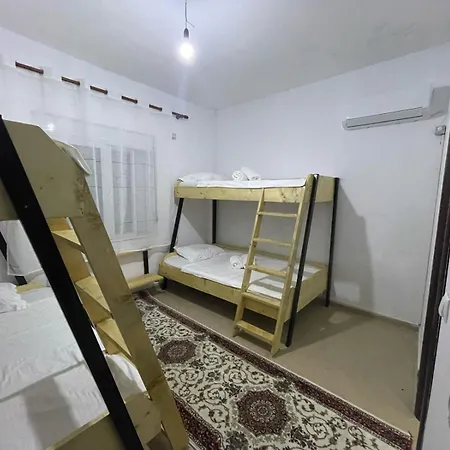 Ani Hostel Lazarat