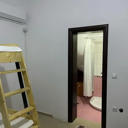 Ani Hostel